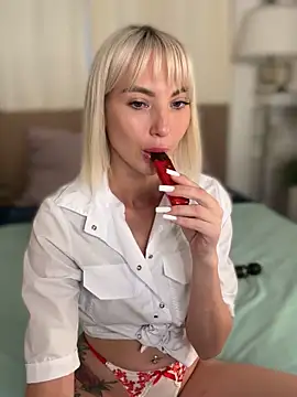 Snapshot of MiaMinx chatting on 30, 10, 2025 MiaMinx online show from 30, 10, 2025