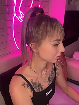 Snapshot of MiaMinx chatting on 29, 12, 2024 MiaMinx online show from 29, 12, 2024