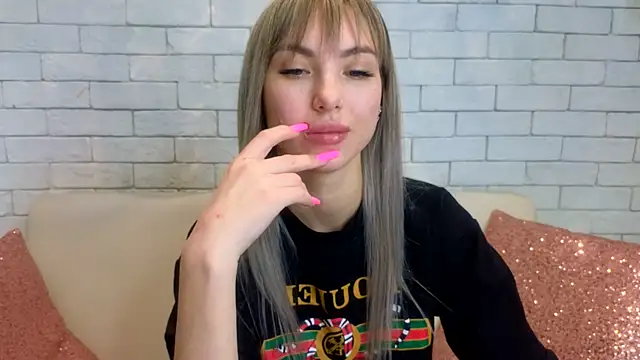 Snapshot of MiaMinx chatting on 12, 2, 2025 MiaMinx online show from 12, 2, 2025