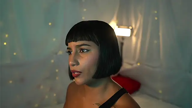 Snapshot of JulietaWinona chatting on 11, 3, 2025 JulietaWinona online show from 11, 3, 2025