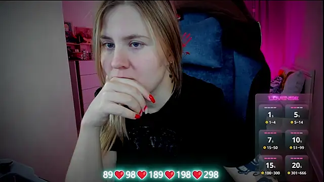 Olivia Munk online show from 7, 11, 2025