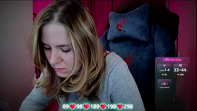 Olivia Munk online show from 27, 11, 2025