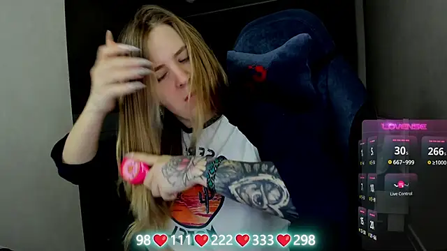 Olivia Munk online show from 3, 3, 2026