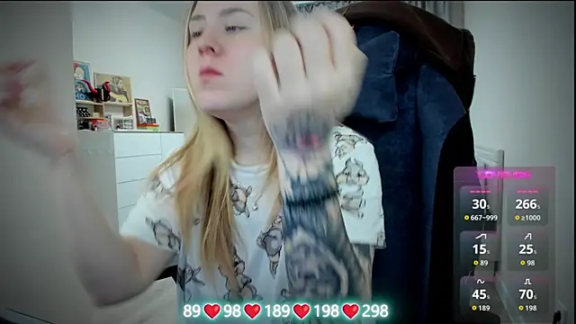 Olivia Munk online show from 18, 11, 2025