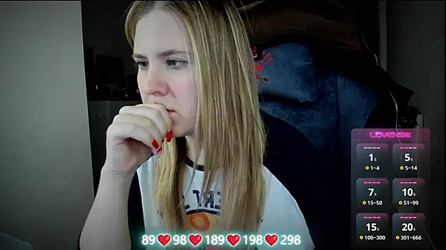 Olivia Munk online show from 22, 11, 2025