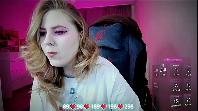 Olivia Munk online show from 25, 11, 2025