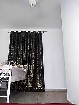Snapshot of Kamdollie chatting on 4, 3, 2025 Kamdollie online show from 4, 3, 2025