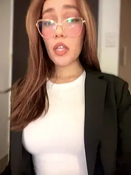 Snapshot of MichelleFerry_ chatting on 6, 12, 2024 MichelleFerry  online show from 6, 12, 2024