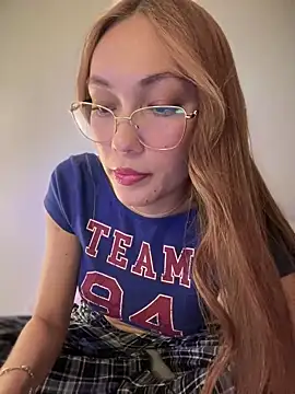 Snapshot of MichelleFerry_ chatting on 6, 2, 2025 MichelleFerry  online show from 6, 2, 2025