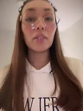 Snapshot of MichelleFerry_ chatting on 22, 1, 2025 MichelleFerry  online show from 22, 1, 2025