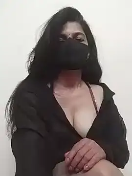 Snapshot of Shuttii_25 chatting on 14, 2, 2025 Shuttii 25 online show from 14, 2, 2025