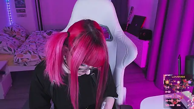 Yumi Youkai online show from 19, 12, 2025