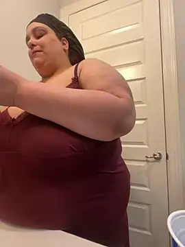 Snapshot of bbwredhead chatting on 16, 10, 2025 bbwredhead online show from 16, 10, 2025