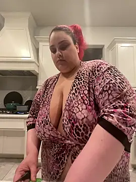 Snapshot of bbwredhead chatting on 26, 4, 2026 bbwredhead online show from 26, 4, 2026