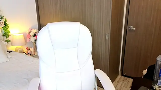 KiimTyler  online show from 25, 5, 2026