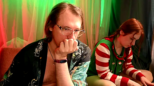 Claudia and elon  online show from 20, 12, 2025