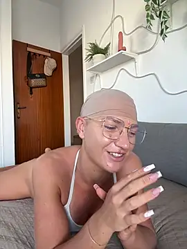 Snapshot of PaulinaSchubert1 chatting on 23, 10, 2025 PaulinaSchubert1 online show from 23, 10, 2025