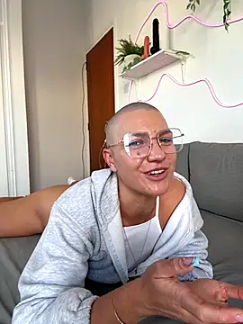 PaulinaSchubert1 online show from 1, 12, 2025