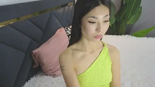 TrishaRey online show from 7, 11, 2025