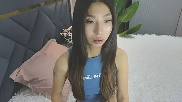 TrishaRey online show from 4, 11, 2025