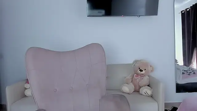 selene king2 online show from 10, 4, 2026