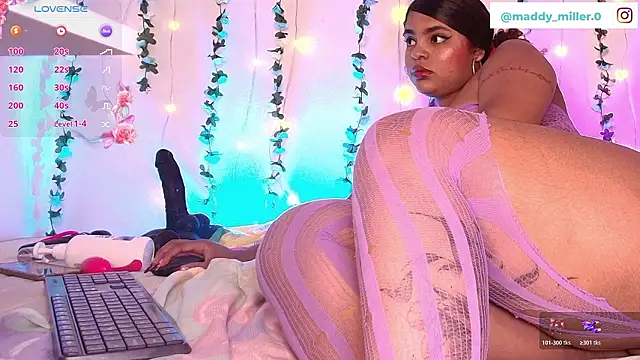 jones maddy  online show from 22, 3, 2026