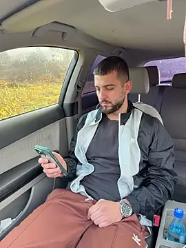 Snapshot of ElChapoGuzman95 chatting on 19, 11, 2025 ElChapoGuzman95 online show from 19, 11, 2025