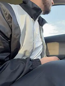 ElChapoGuzman95 online show from 6, 4, 2026