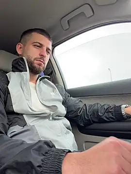 Snapshot of ElChapoGuzman95 chatting on 16, 11, 2025 ElChapoGuzman95 online show from 16, 11, 2025