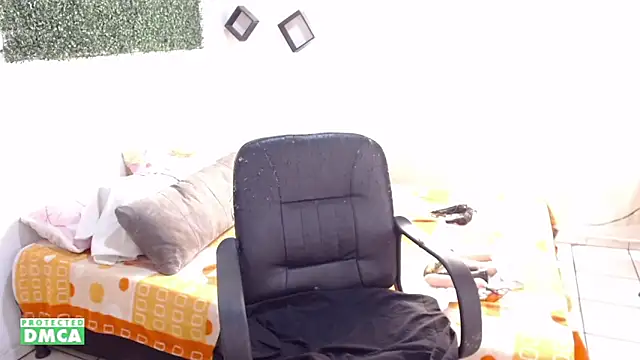 danielapalmer  online show from 8, 12, 2024