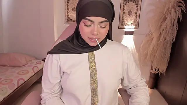 shayla 18 online show from 20, 4, 2026