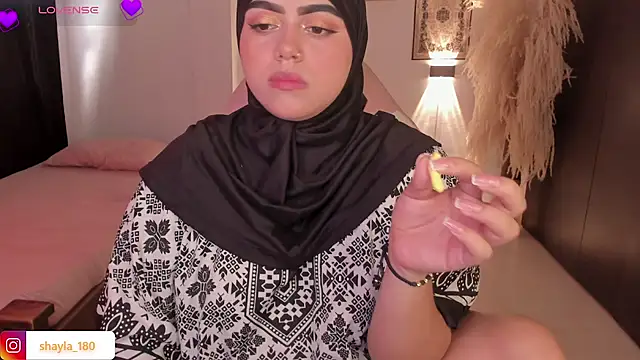 shayla 18 online show from 22, 11, 2025