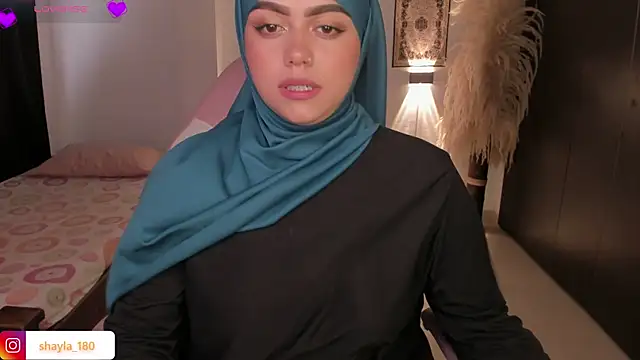 Snapshot of shayla_18 chatting on 19, 9, 2025 shayla 18 online show from 19, 9, 2025