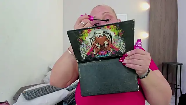 Cheryl JONES online show from 12, 10, 2025