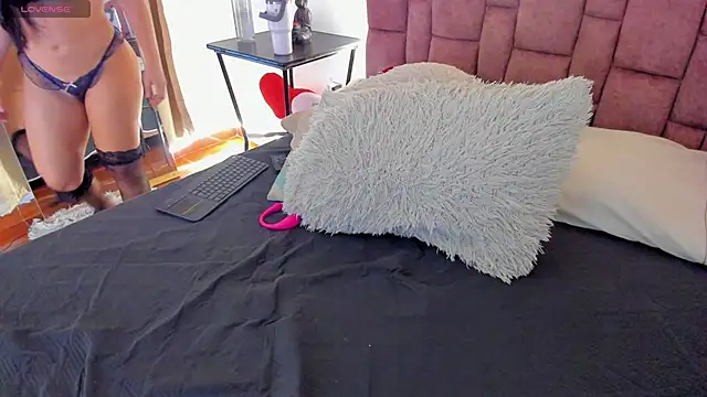SunnyLeonz online show from 9, 5, 2026