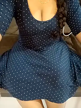 Snapshot of Mounika25 chatting on 15, 3, 2025 Mounika25 online show from 15, 3, 2025