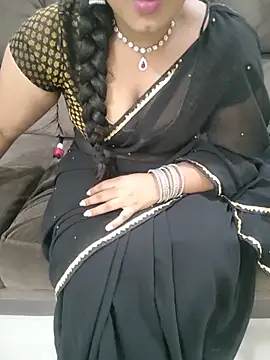 Snapshot of Mounika25 chatting on 15, 5, 2026 Mounika25 online show from 15, 5, 2026