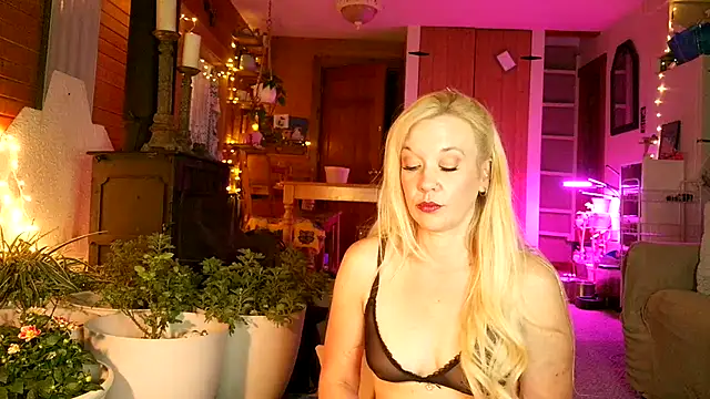 Snapshot of lyra_rose chatting on 14, 6, 2026 lyra rose online show from 14, 6, 2026