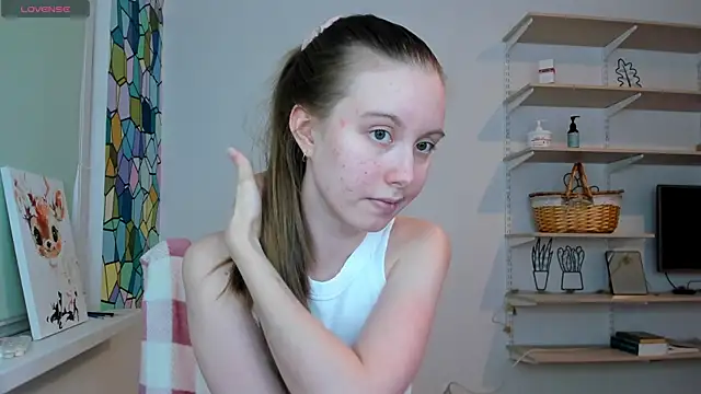 Snapshot of Peggy_Beauty chatting on 4, 11, 2025 Peggy Beauty online show from 4, 11, 2025