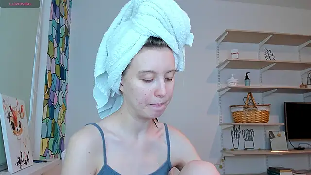 Snapshot of Peggy_Beauty chatting on 11, 10, 2025 Peggy Beauty online show from 11, 10, 2025