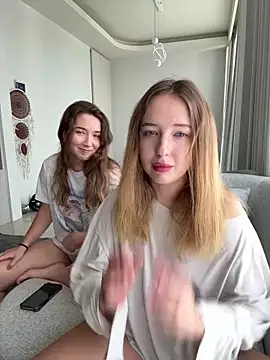 Nura n Sarah online show from 5, 10, 2025