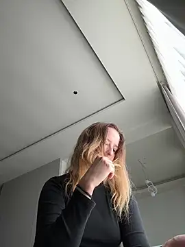 Nura n Sarah online show from 13, 11, 2025