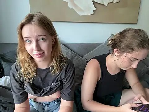 Nura n Sarah online show from 27, 2, 2025