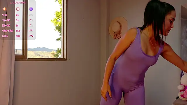 smiling  girl2 online show from 17, 6, 2026