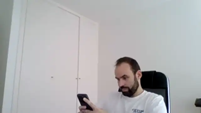 Snapshot of joaodias_97 chatting on 4, 5, 2026 joaodias 97 online show from 4, 5, 2026