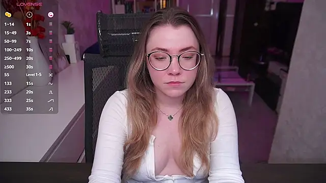 Snapshot of RemyCute chatting on 6, 6, 2026 RemyCute online show from 6, 6, 2026