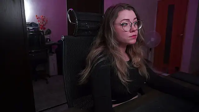 RemyCute online show from 25, 6, 2026
