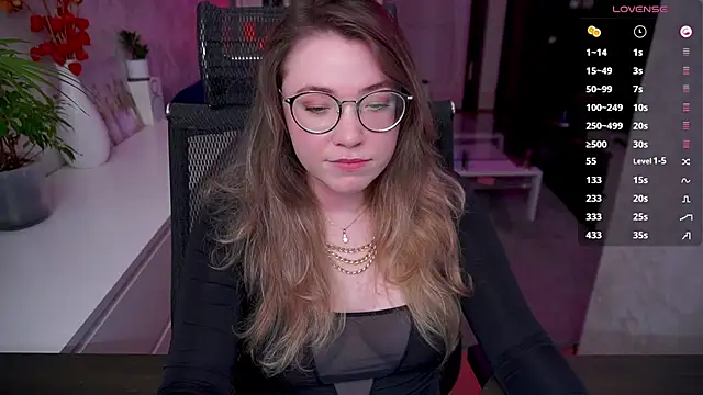 Snapshot of RemyCute chatting on 17, 5, 2026 RemyCute online show from 17, 5, 2026