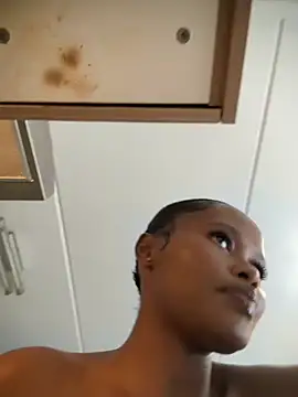 Snapshot of Neelo-Smith chatting on 4, 11, 2025 Neelo-Smith online show from 4, 11, 2025