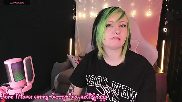 EmmyBunny online show from 26, 10, 2025